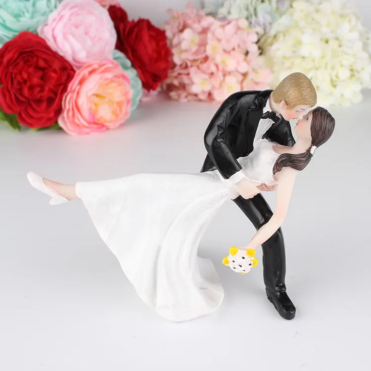 Romantic Bride & Groom Resin Figurine – Wedding Cake Topper for Valentine’s, Engagements & Anniversary Celebrations