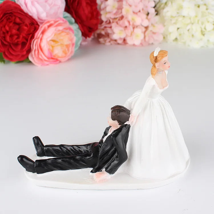 Romantic Bride & Groom Resin Figurine – Wedding Cake Topper for Valentine’s, Engagements & Anniversary Celebrations