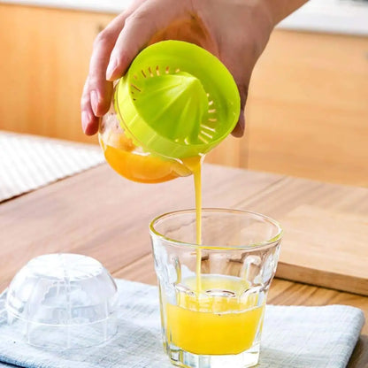 Manual Lemon Squeezer with Lid Plastic