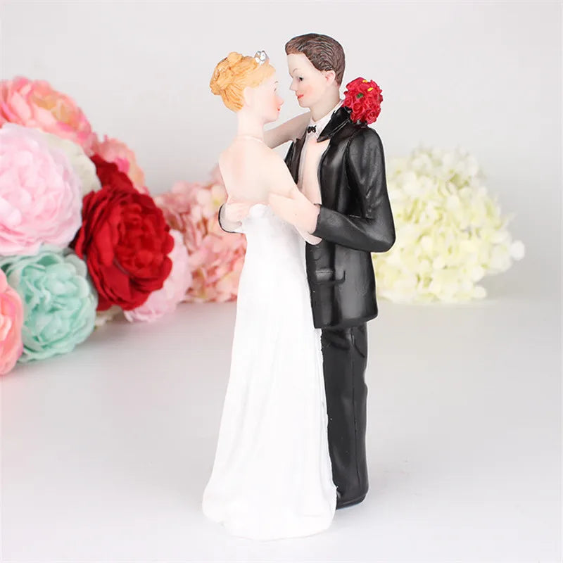Romantic Bride & Groom Resin Figurine – Wedding Cake Topper for Valentine’s, Engagements & Anniversary Celebrations