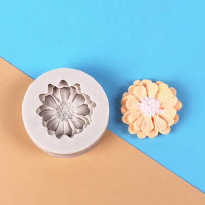 Daisy Wild Chrysanthemum Flower Silicone Sugarcraft Mold Fondant Cake Decorating Tools Candy Clay Cupcake Chocolate Baking Mold