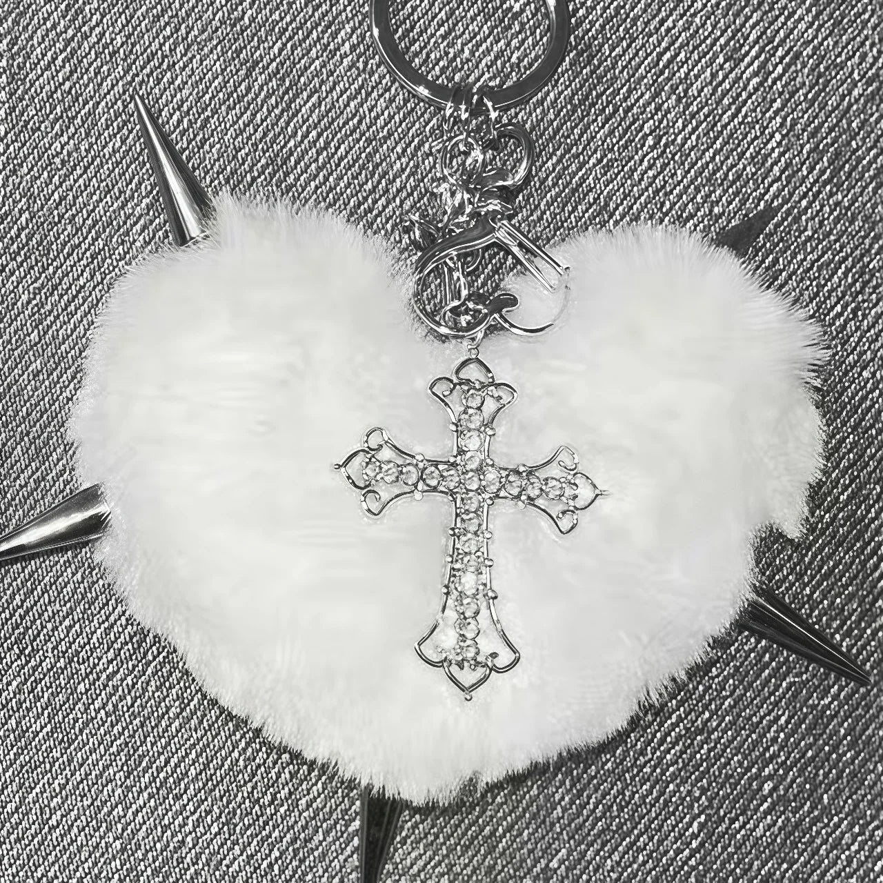 Punk Leopard Print Rivet Cross Keychain – Cool Grunge Rock Heart Bag Charm & Gothic Accessory