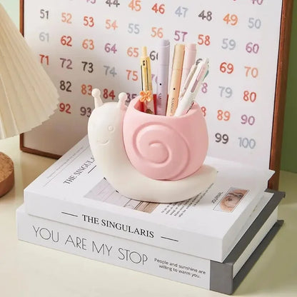 Snail‑Shaped Multi‑Functional Pen Holder – Cute Desktop Organizer for Stationery & Makeup Brushes