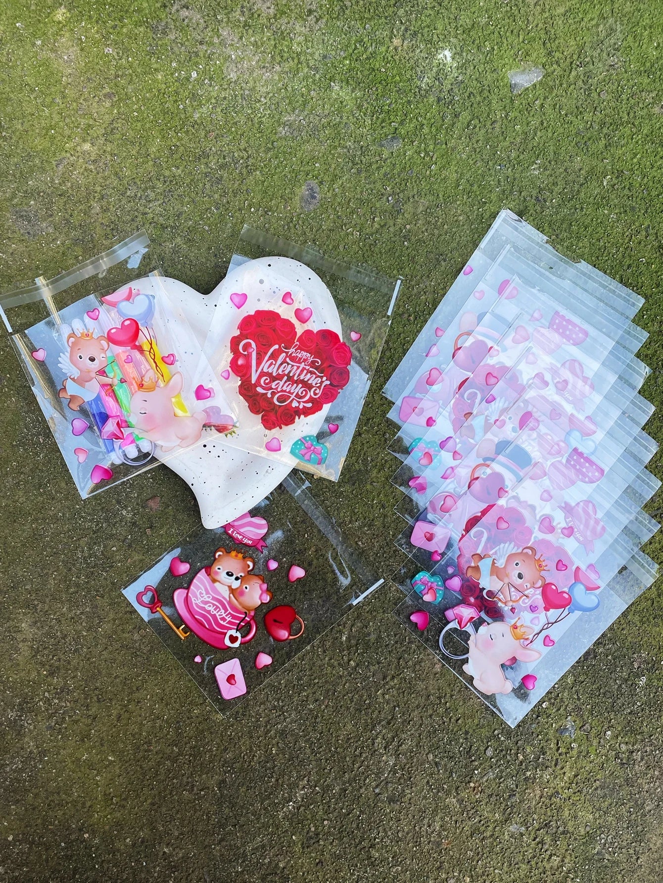 100pcs Red Rose Love Heart Balloon Pattern Gift Bag, Valentine's Day Cute Bear Printed Gift Decoration OPP Bag For Lovers Party