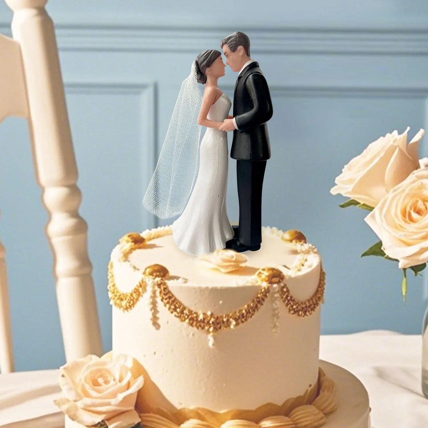 Elegant Bride & Groom Wedding Cake Topper with White Mesh Veil – Perfect for Engagements, Bridal Showers & Anniversaries