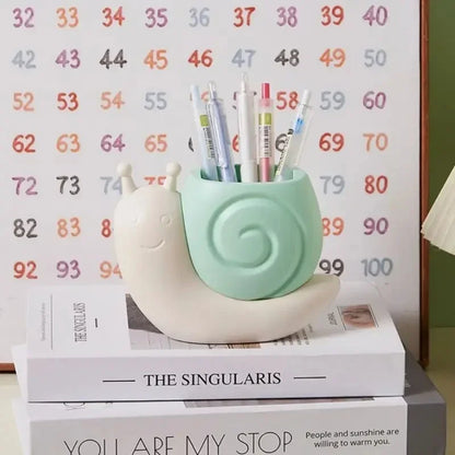 Snail‑Shaped Multi‑Functional Pen Holder – Cute Desktop Organizer for Stationery & Makeup Brushes