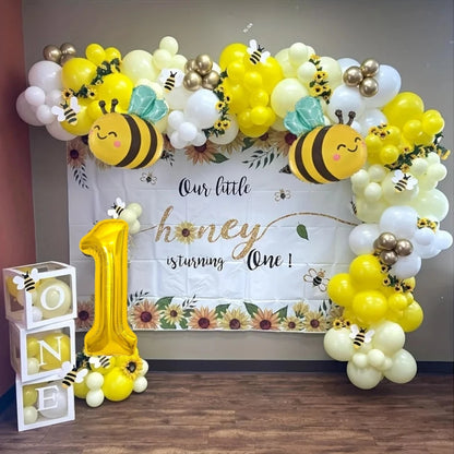 Cute Bee 32‑Inch Gold Number Balloon Garland Set for Kids’ Parties
