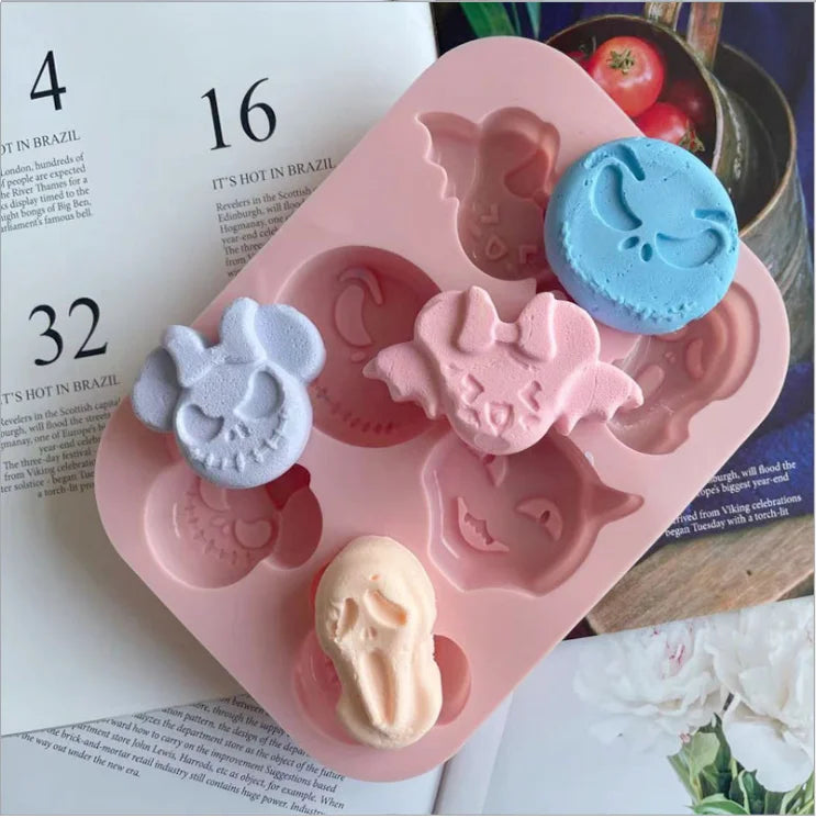 - Halloween Ghost Silicone Mold – DIY Dessert, Pudding & Chocolate Cake Mold