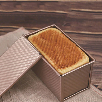 Golden Loaf Pan with Lid – Non‑Stick, Rust‑Resistant Baking Mold