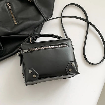 Niche design punk motorcycle style skull handbag, Halloween dark cool all-match solid color crossbody bag,