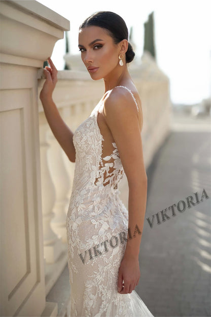 Attractive Backless V-neck Spaghetti Straps Mermaid Wedding Dresses