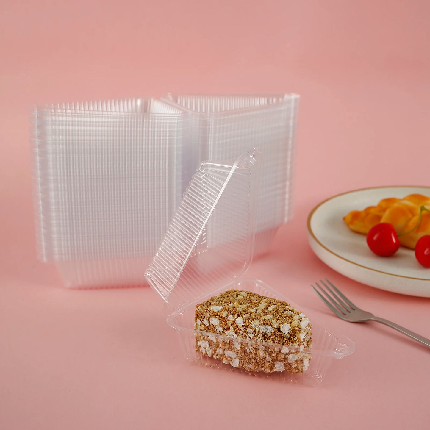 150Pcs Cake Slice Container Clear Triangle Dessert Box Reusable Food Packing Box Plastic Mousse Cheesecake Box for Fruit Cake