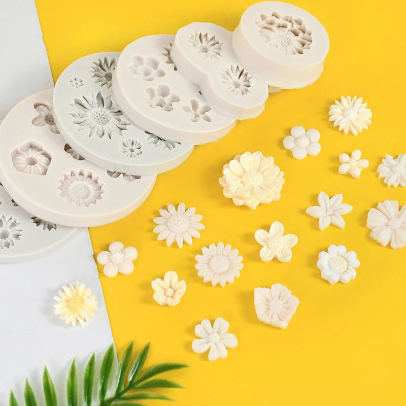 3D Mini Daisy Flower Silicone Mold Fondant Cake Decorating Tool Wedding Birthday Party Chocolate Candy Decor Pastry Baking Mould