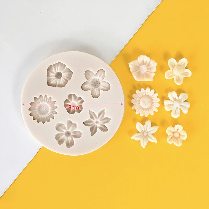 3D Mini Daisy Flower Silicone Mold Fondant Cake Decorating Tool Wedding Birthday Party Chocolate Candy Decor Pastry Baking Mould