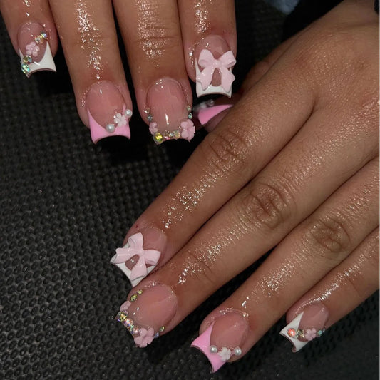 24Pcs French Pink Press on Nails Short Square Head Fake Nails with Flower Rhinestone Design Wearable Finished False Nail Tips