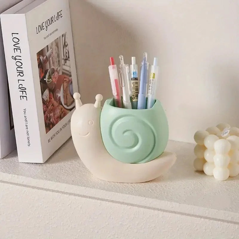 Snail‑Shaped Multi‑Functional Pen Holder – Cute Desktop Organizer for Stationery & Makeup Brushes