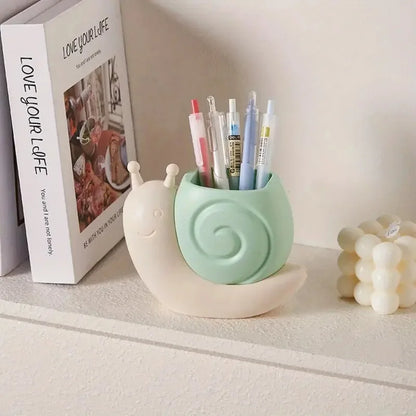 Snail‑Shaped Multi‑Functional Pen Holder – Cute Desktop Organizer for Stationery & Makeup Brushes