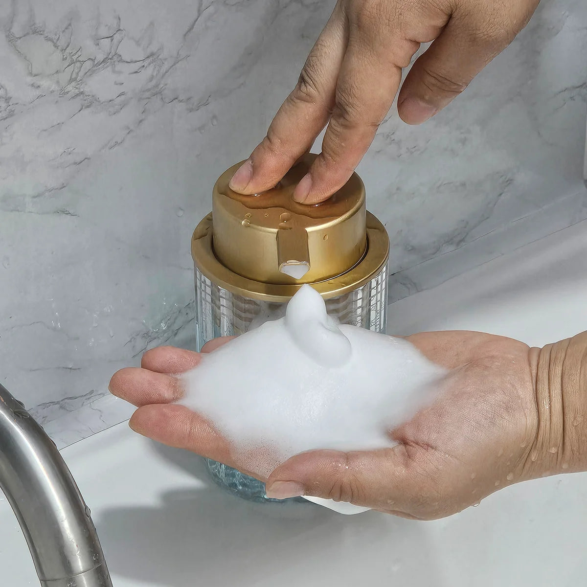 Hand Foaming Dispenser Counter top Decoration