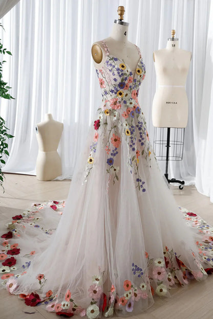 3D Flower Applique Wedding Dress Lace Embroidery Tulle Bridal Gown Strapless Puffy Prom Dress A Line Beach Bridal Gowns