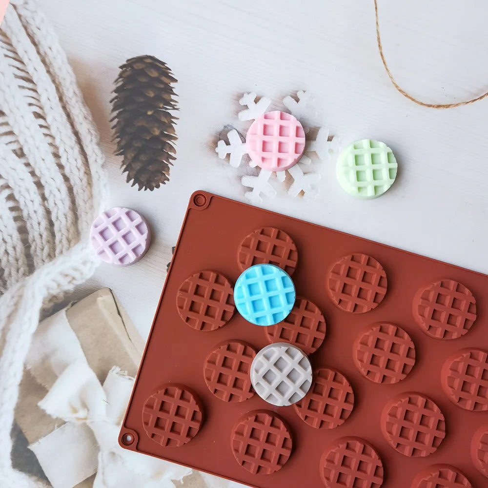 DIY Round Waffle Silicone Mold – Food‑Grade Chocolate, Candle & Baking Tool