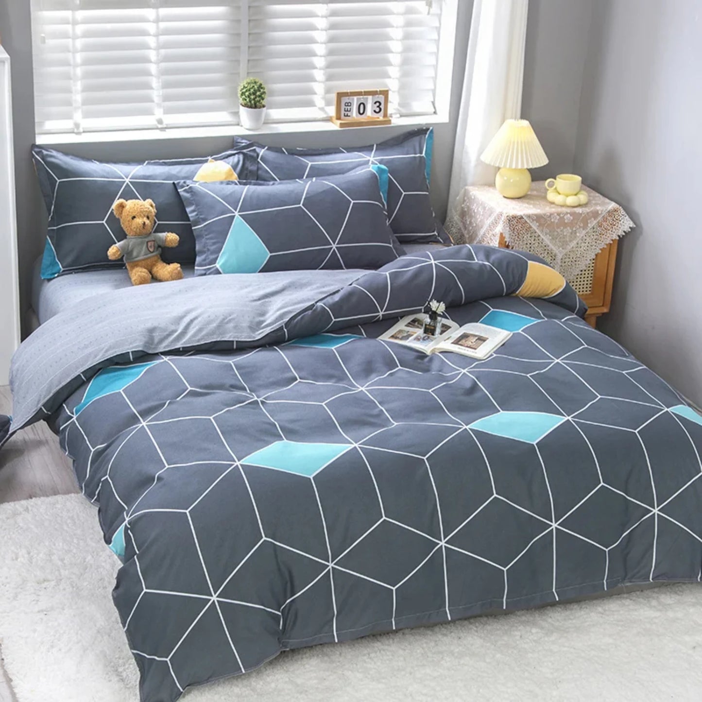 Cozy and Stylish Plaid Duvet Cover Set for Queen or King Size Beds - Includes 220x240 Quilt Cover, Comforter Cover, and Matching