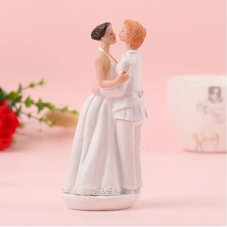 Romantic Bride & Groom Resin Figurine – Wedding Cake Topper for Valentine’s, Engagements & Anniversary Celebrations