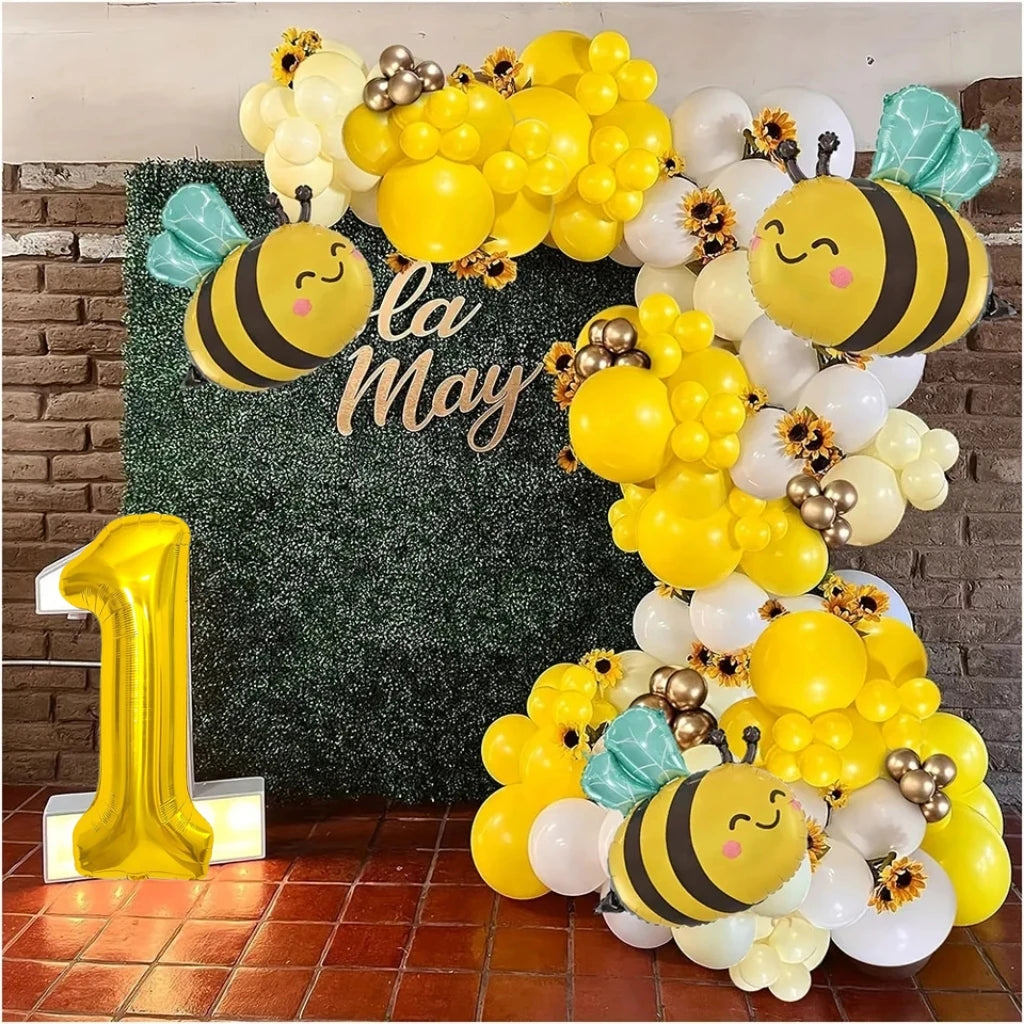 Cute Bee 32‑Inch Gold Number Balloon Garland Set for Kids’ Parties