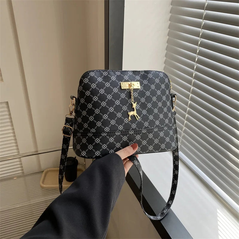 PU Leather Women Shoulder Bag Female Deer Pendant Handbags Girl Small Crossbody Bag Fashion Shell Shape Messenger Bag Bolsos