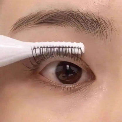Wide‑Angle Electric Heated Eyelash Curler – Bezel‑Free Design, Fast Heating & Comfortable Grip
