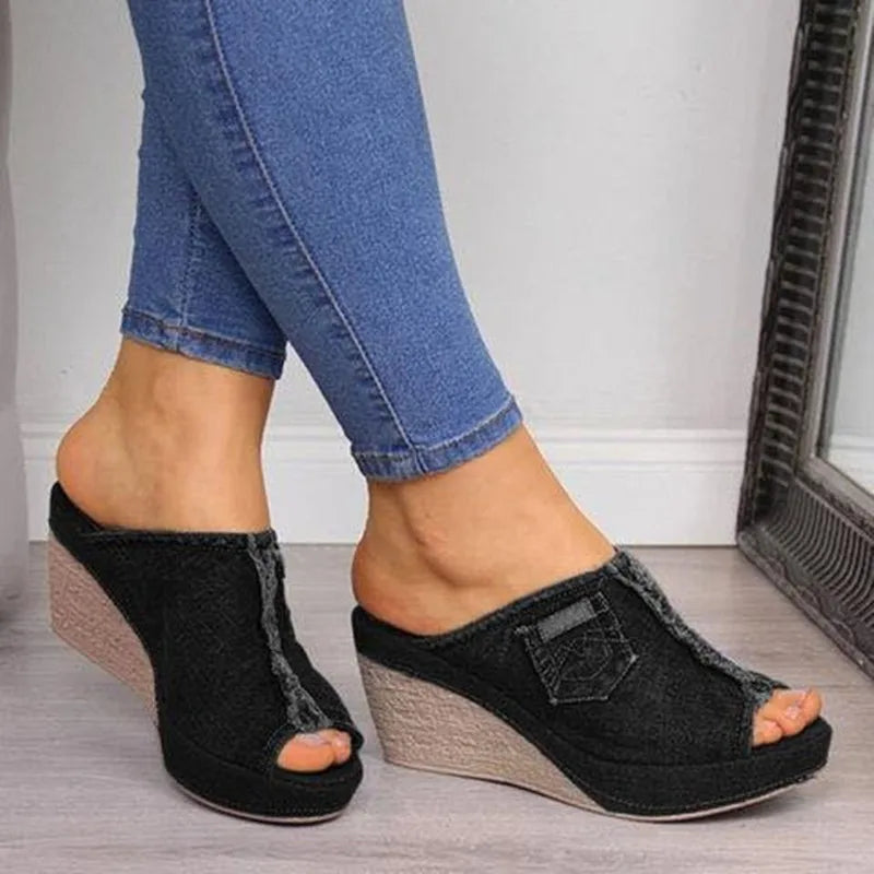 Platform fashion women's slides, summer denim slippers with wedge heels, casual sandals available in large size 43.