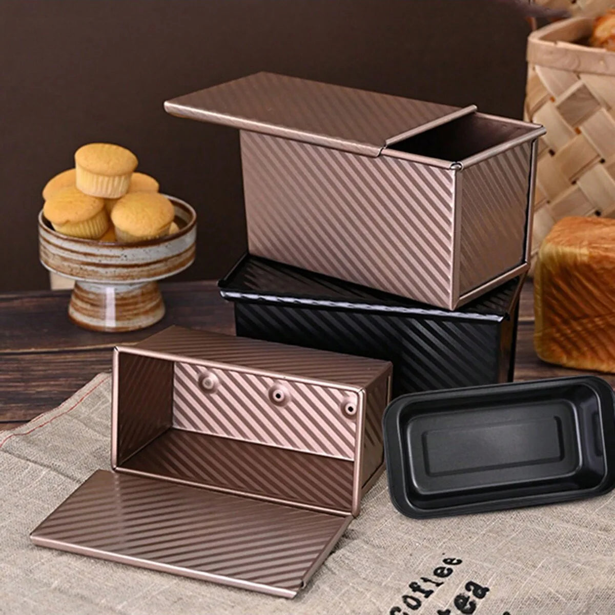 Golden Loaf Pan with Lid – Non‑Stick, Rust‑Resistant Baking Mold