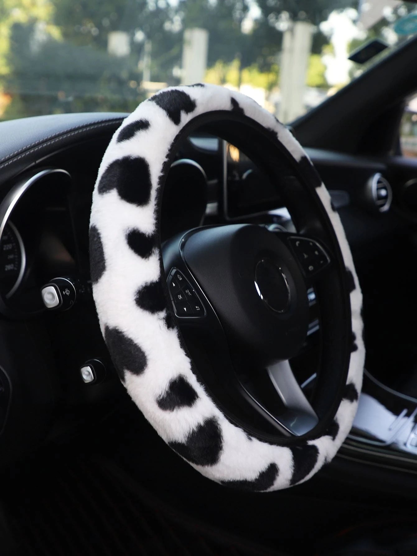 MEIKAXIU 1Pc Plush Heart Shape Steering Wheel Cover, Warm for Winter Car Interior Accessories